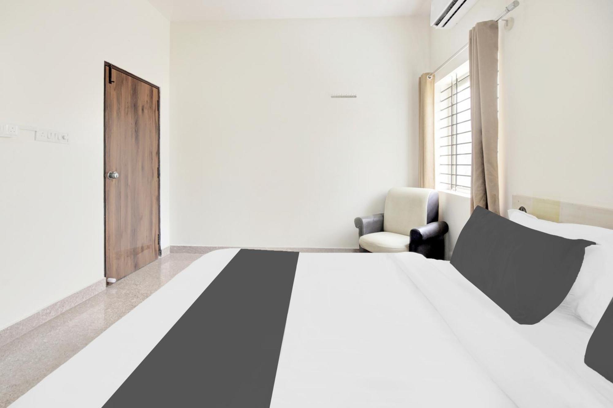 Hotel O Sri Manjunatha Deluxe Suites 班加罗尔 外观 照片