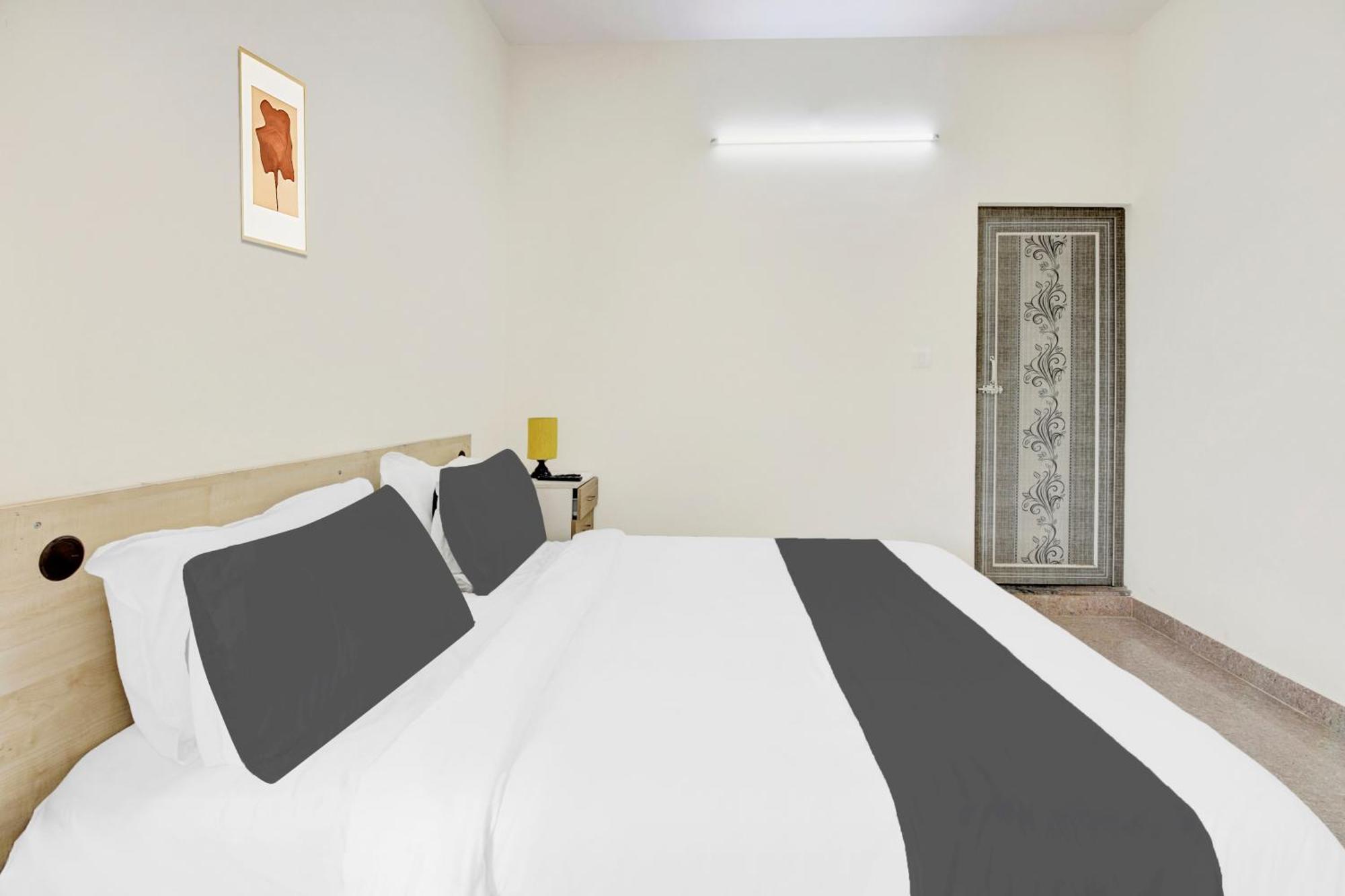 Hotel O Sri Manjunatha Deluxe Suites 班加罗尔 外观 照片
