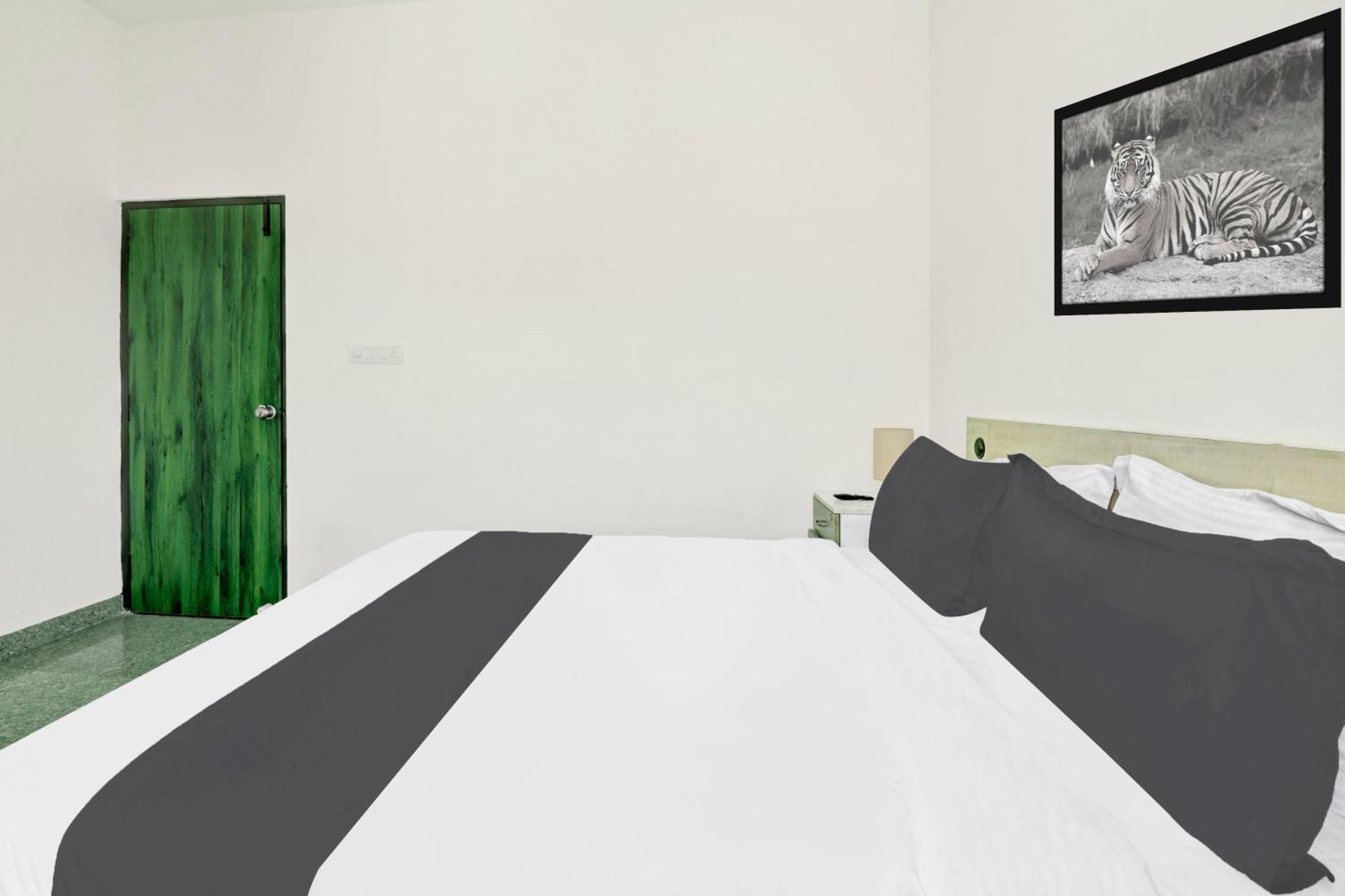 Hotel O Sri Manjunatha Deluxe Suites 班加罗尔 外观 照片